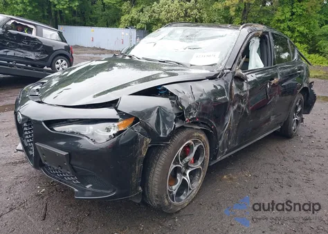 2024 Alfa Romeo Stelvio Veloce Awd из США, поврежденный, VIN ZASPAKBN2R7D74217